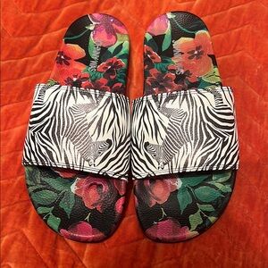 NWOB Johnny Was Black and White Zebra Floral Slide sandals 9